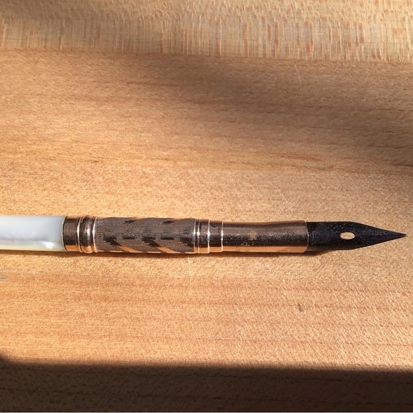 1900’s Victorian dip pen.  Mother of Pearl and 14k gold.  Not the original nib. - Picture 4 of 5